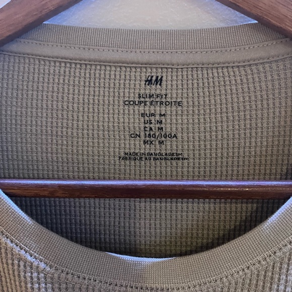 H&M beige long sleeve tee - Picture 4 of 4